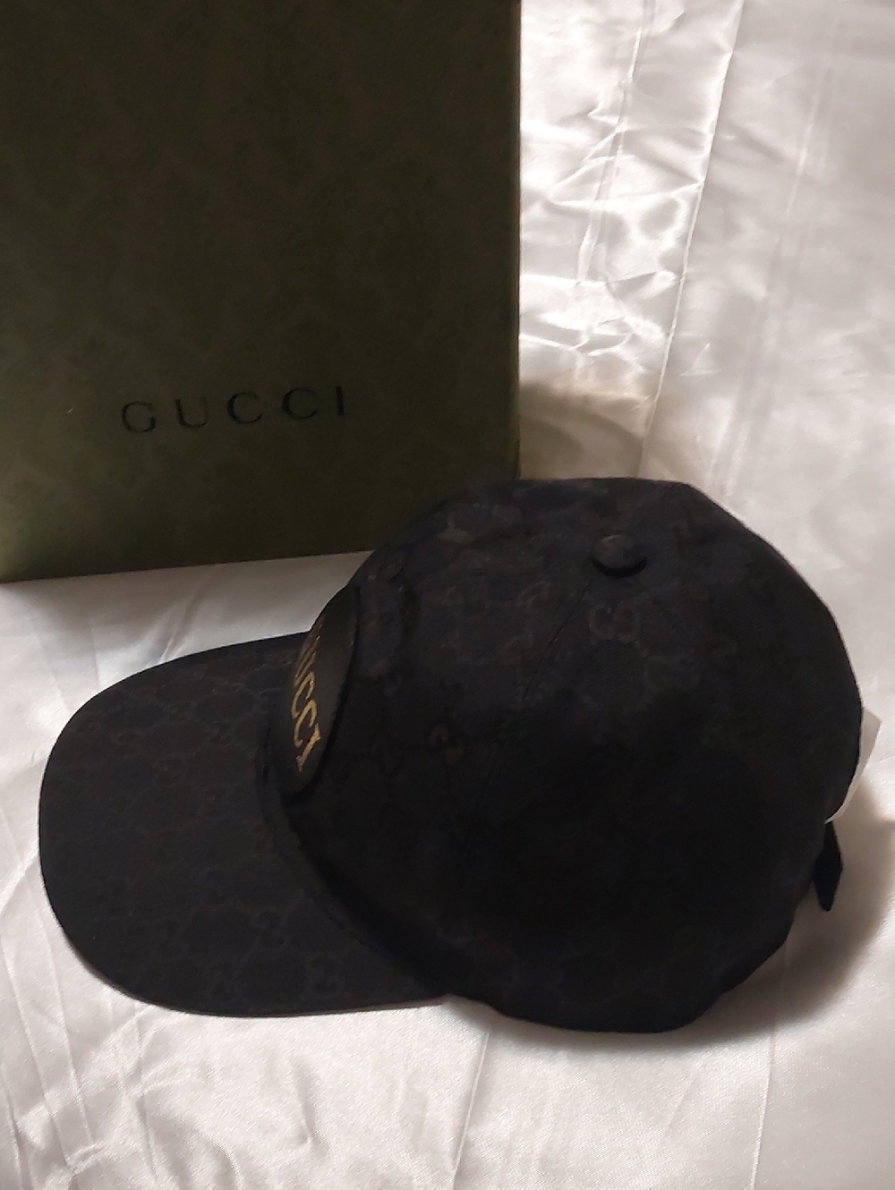 Gucci Black Baseball Cap with Gold Logo Patch Vintage - Picture 2 of 8
